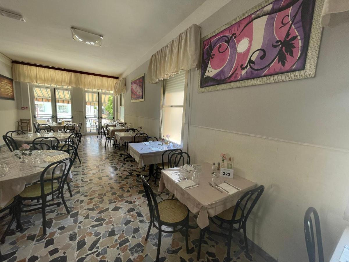 Hotel Moroni Rimini Ngoại thất bức ảnh