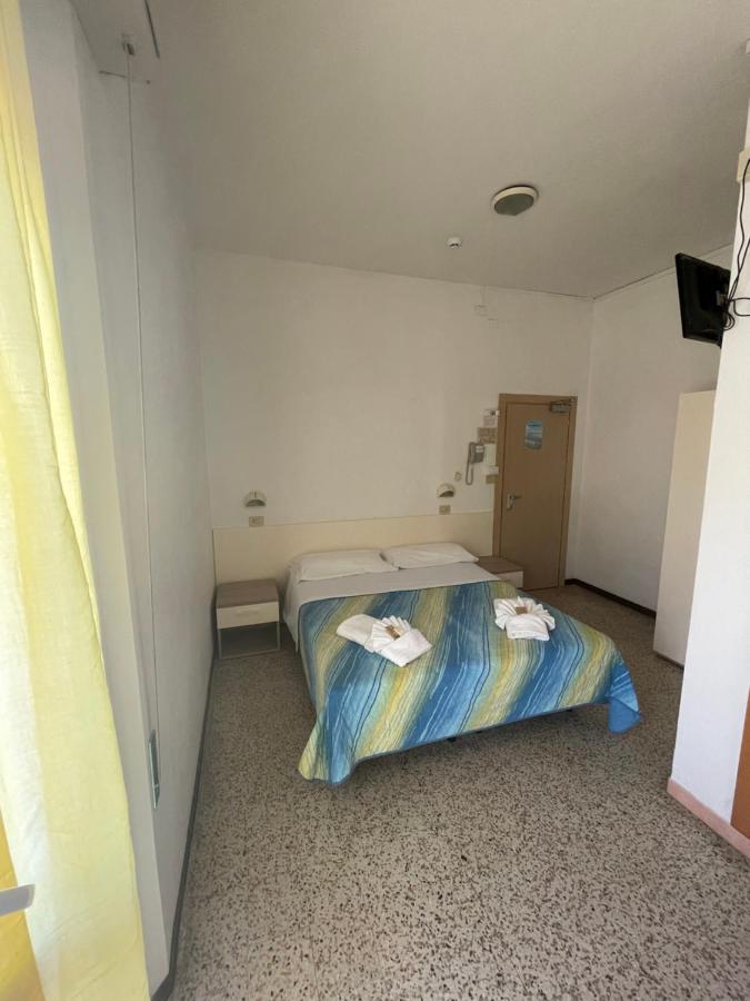 Hotel Moroni Rimini Ngoại thất bức ảnh