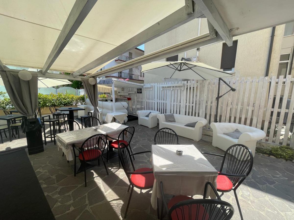Hotel Moroni Rimini Ngoại thất bức ảnh